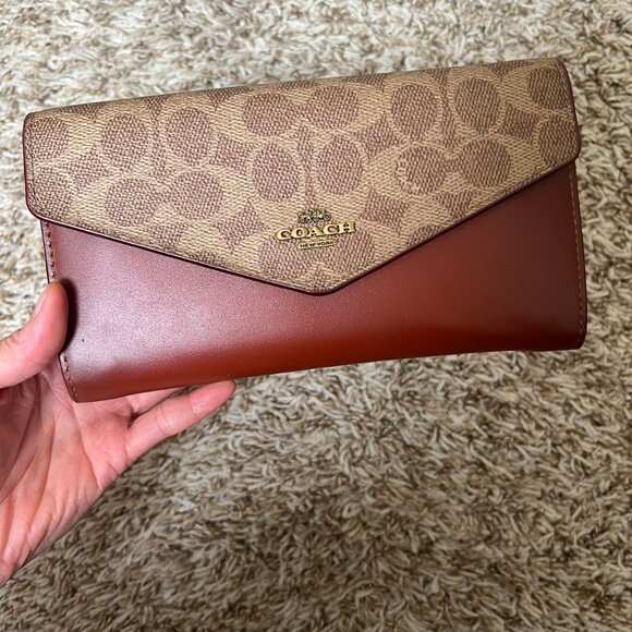 Coach Envelope Chain Wallet In Colorblock Signature Canvas - Picture 3 of 15